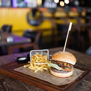 LA NOCHE BURGER