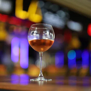 GLASS OF BLUSH