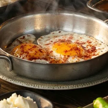 FRIED EGG WITH WHITE CHEESE