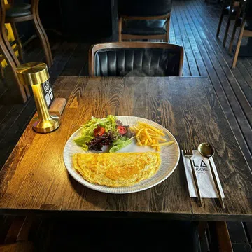 OMELETTE WITH YELLOW CHEESE
