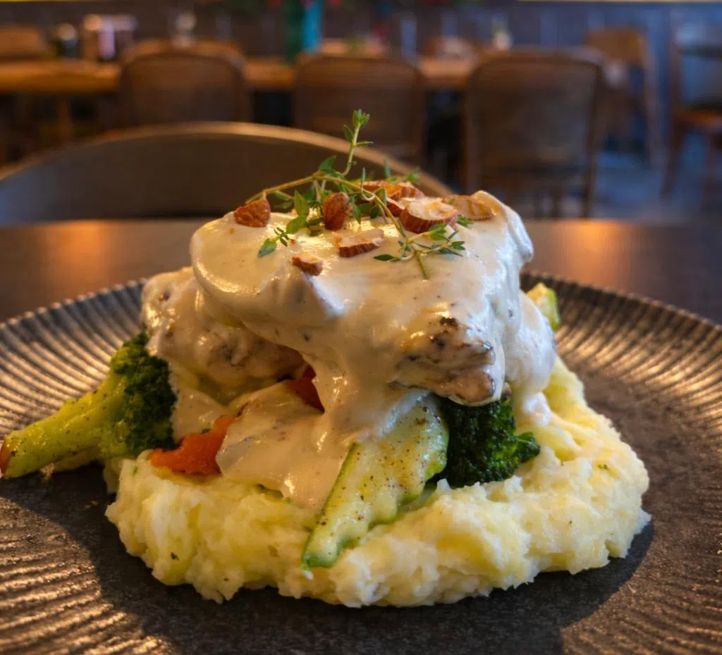 Beef Tenderloin in Almond Sauce